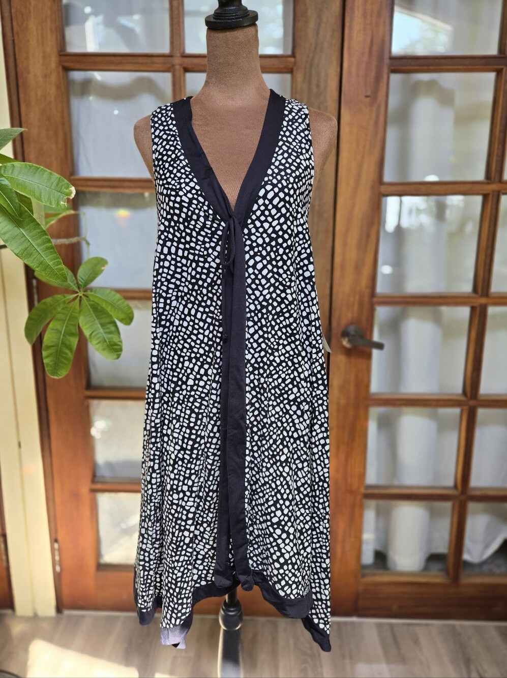 Black & White Sleeveless V-Neck Printed Midi Dress Cover Up